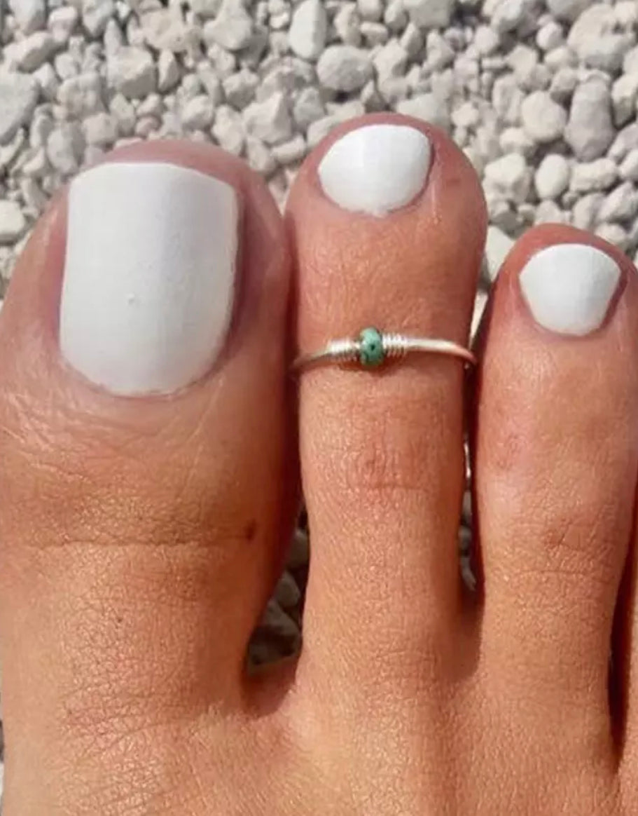 Size adjustable silver & green bead toe ring