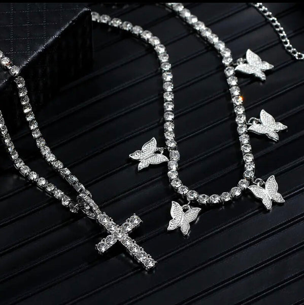 Women’s 20” Rhinestone necklace w/Cross Pendant