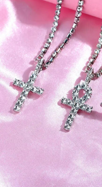 Women’s 20” Rhinestone necklace w/Cross Pendant