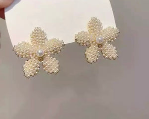 Small Pearl Flower Earrings