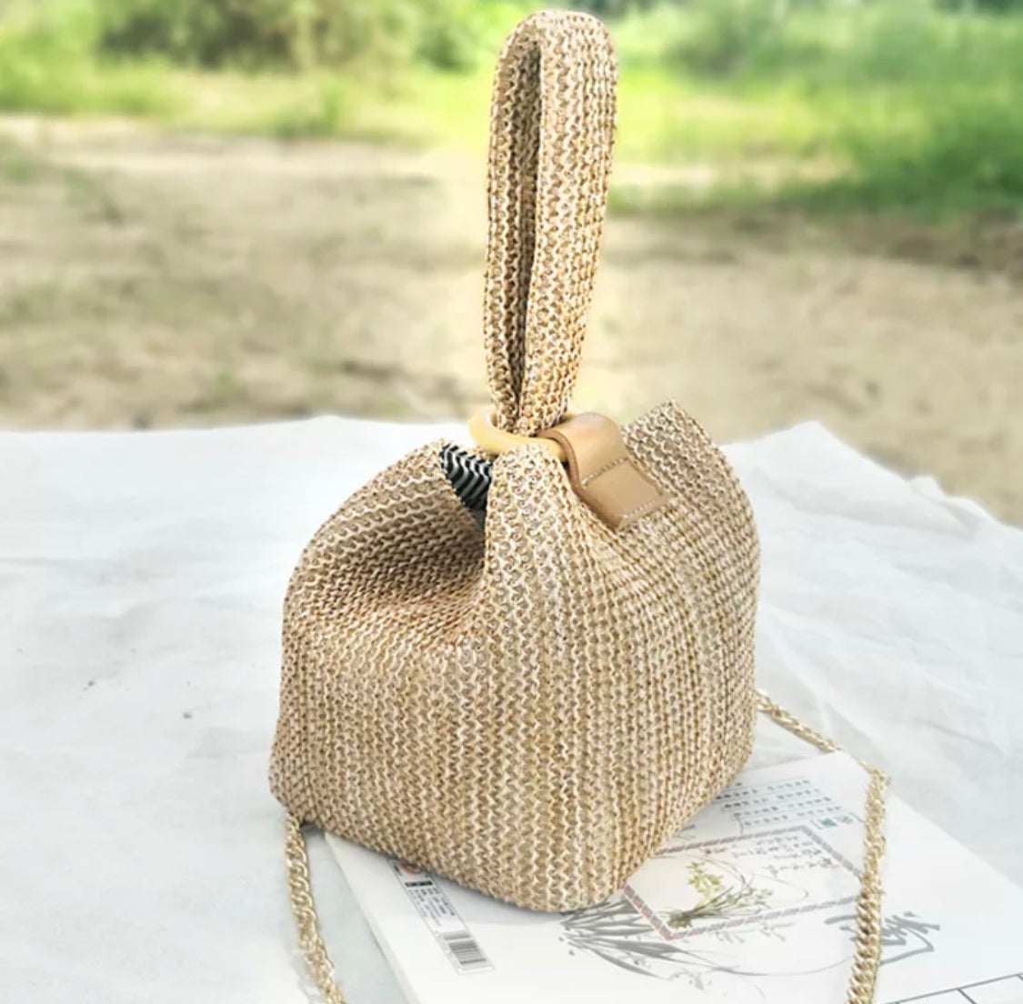 Straw Loop Handle Bag w/Chain